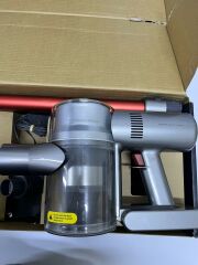 Dreame V11 25.2 V Dikey Şarjlı Süpürge (OUTLET) (12 AY EVOFONE GARANTİLİ)